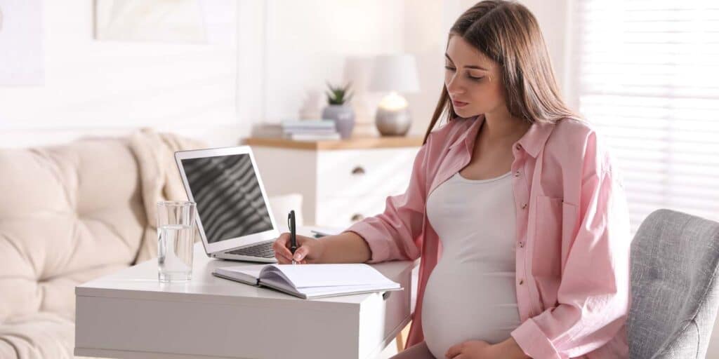 Empowering Women: Navigating Maternity Leave Under UAE Labor Law